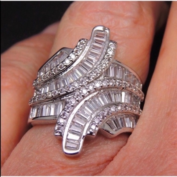 ❗️LAST CHANCE 6/30❗️BEAUTIFUL COCKTAIL RING - Picture 6 of 6